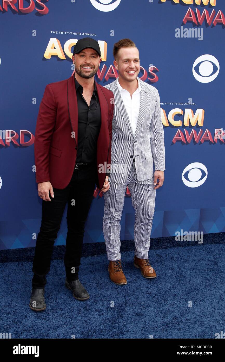 Las Vegas, NV, USA. 15 Apr, 2018. Cody Alan, Trea Smith bei der Ankunft für 53 Akademie der Country Music (ACM) Awards - Ankünfte 2, MGM Grand Garden Arena in Las Vegas, NV 15. April 2018. Credit: JA/Everett Collection/Alamy leben Nachrichten Stockfoto
