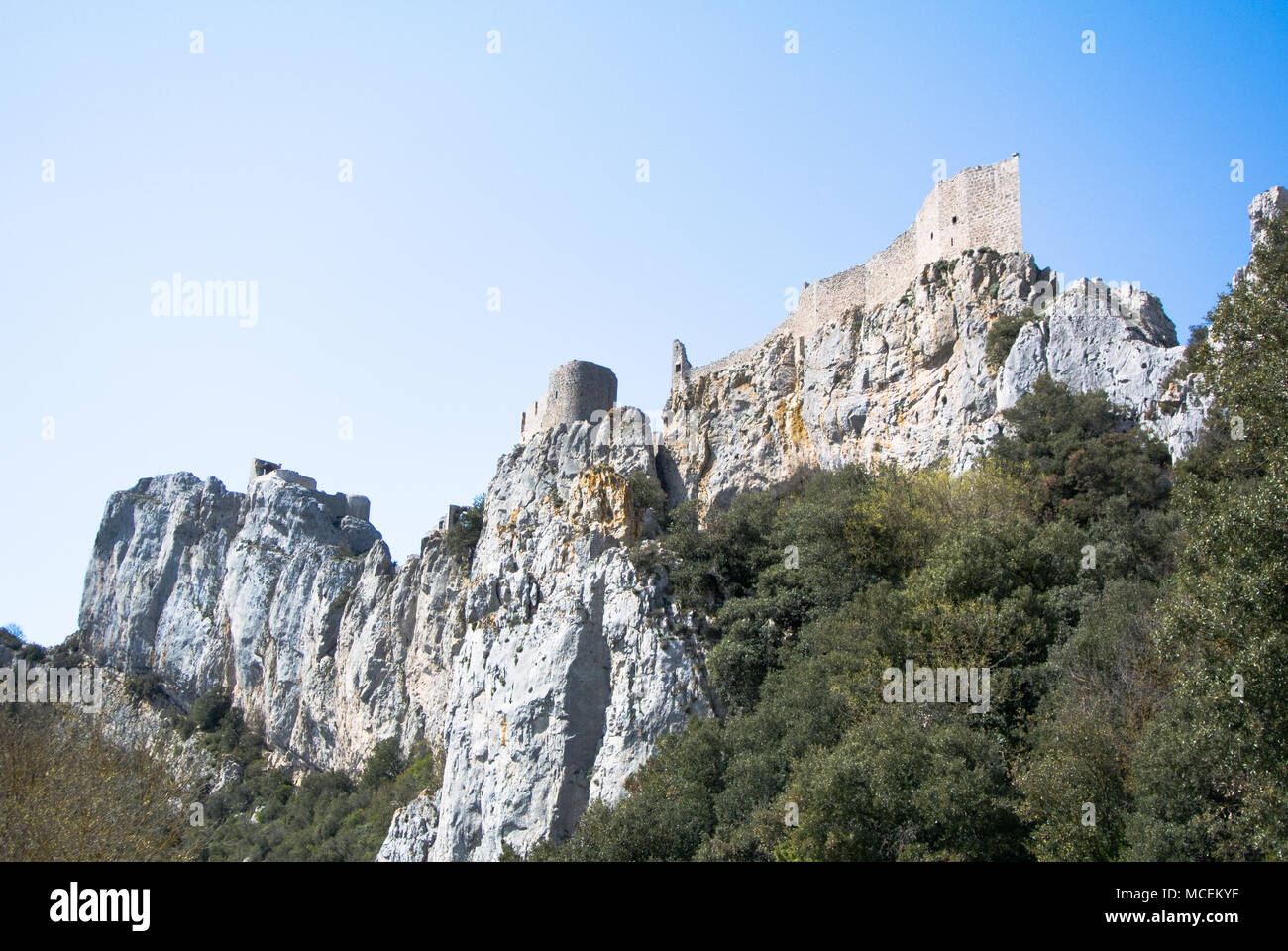 Die Katharer Burg Peyrepertuse, Französischen Pyrenäen, Frankreich Stockfoto