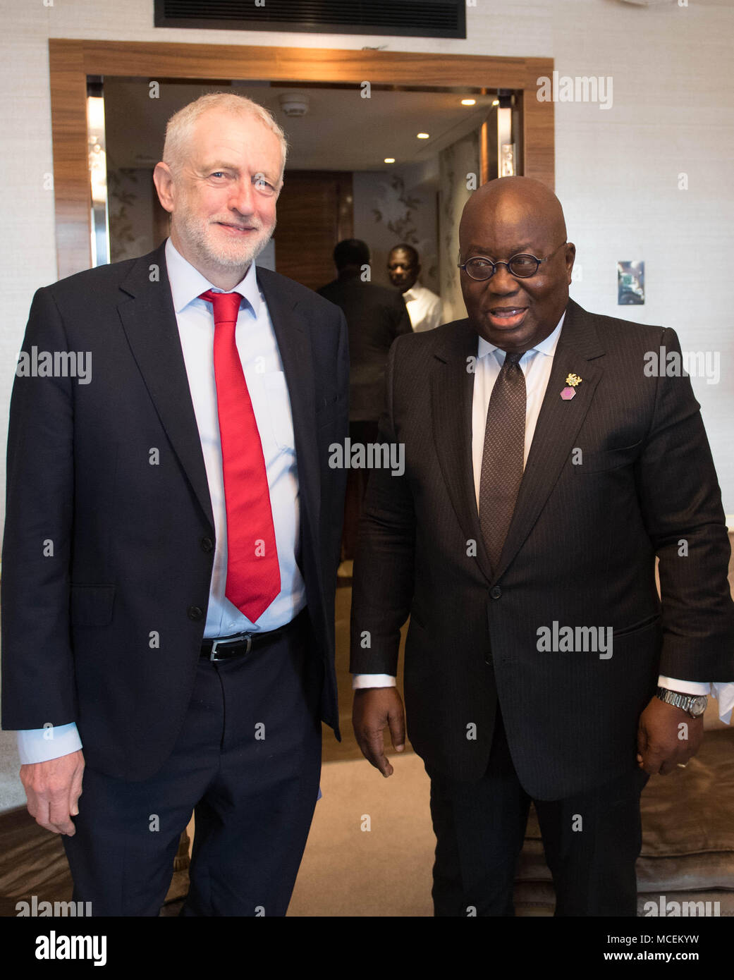 Der Führer der Jeremy Corbyn (links) trifft Präsident von Ghana, Nana Akufo-Addo am ersten Tag der diesjährigen Tagung der Regierungschefs des Commonwealth in London. PRESS ASSOCIATION Montag, 16. April 2018. PA Photo Credit: Stefan Rousseau/PA-Kabel Stockfoto