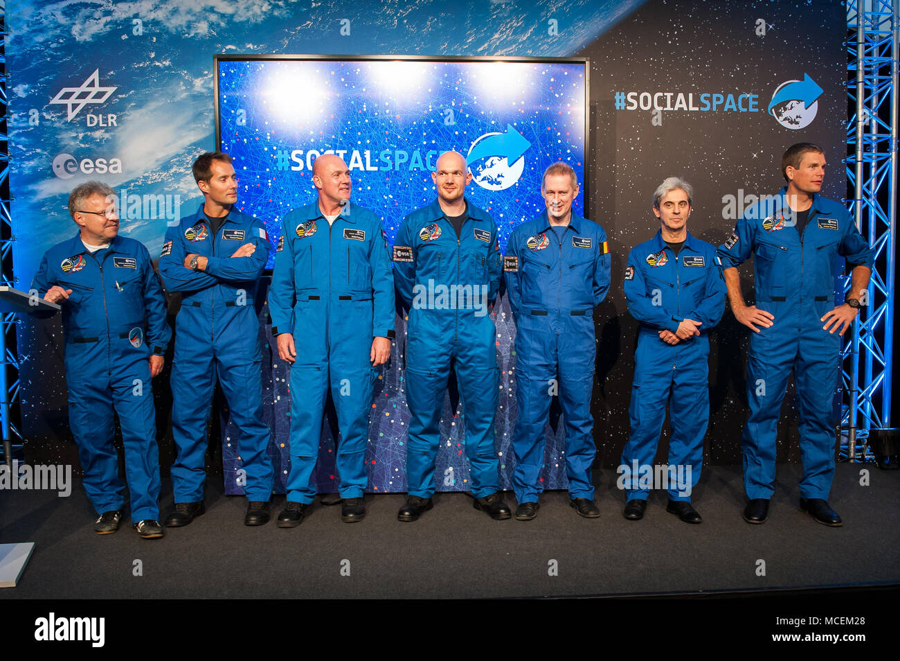 Eine Gruppe von ESA-Astronauten. v.l.n.r.: Reinhold Ewald, Thomas Pesquet, André Kuipers, Alexander Gerst, Frank De Winne, Léopold Eyharts, Andreas Mogensen Stockfoto