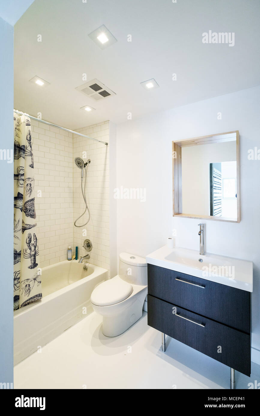 Innenraum der modernen Luxus Badezimmer Stockfoto, Bild ... Innenraum der modernen Luxus Badezimmer Stockfoto, Bild ...