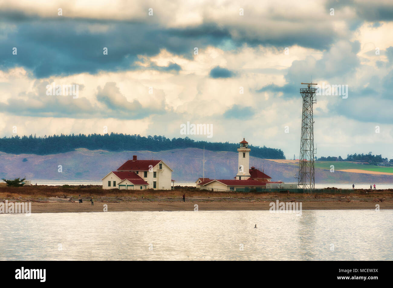 Port Townsend, Washington, USA - 21. September 2013: Punkt Wilson Licht sitzt mit Blick auf die Admiralität Bucht, die sich zwischen der Straße von Juan de Fuca Stockfoto