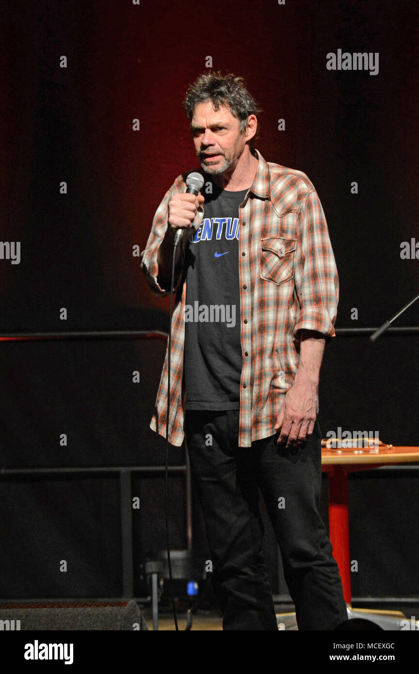 Komiker Rich Hall durchführen an den Clickimin Zentrum in Shetland Stockfoto