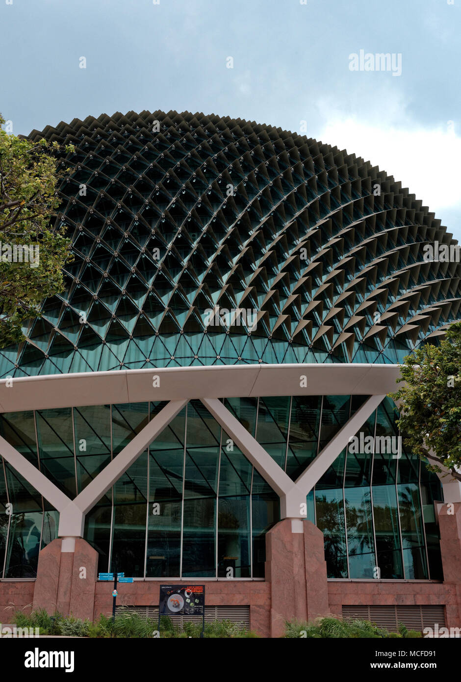 Die 'Durian' - die vielgestaltigen Dach der Esplanade Singapur Oper auf Marina Bay Stockfoto