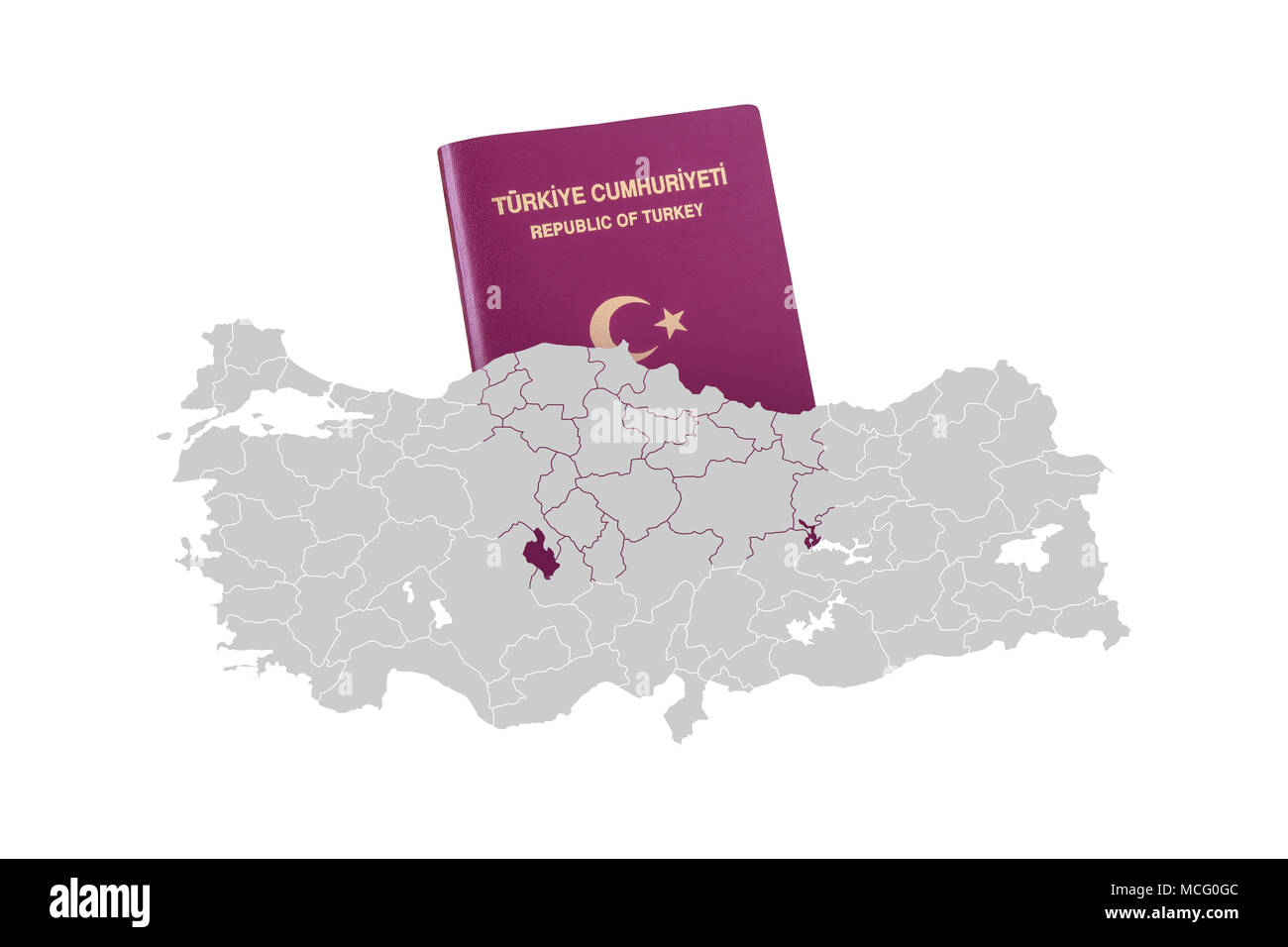 Close up Detailansicht der Pass in der Nähe der Karte, mit der Republik Türkei und Reisepass Text in Türkisch. Stockfoto