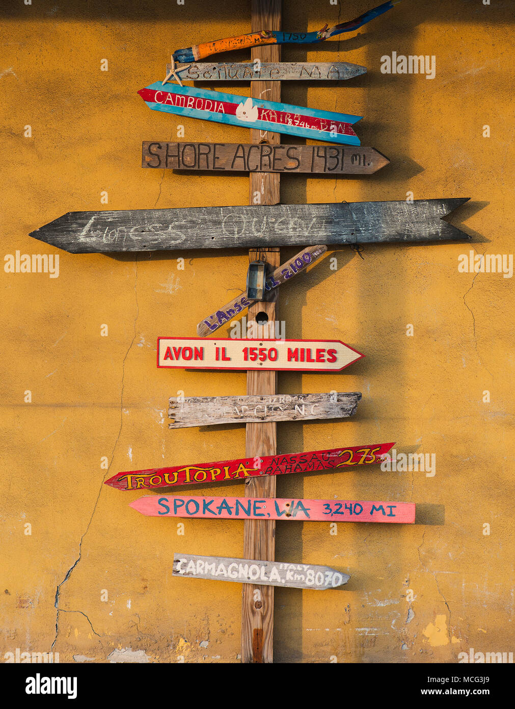 Ein hölzernes Hinweisschild in Key West, Florida. Stockfoto