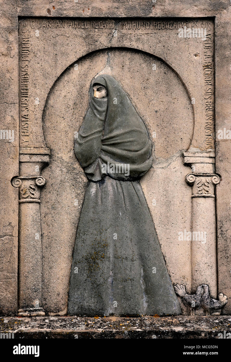 Iglesia Convento de la Merced de Santa Catalina - Katholische Kirche in Vejer de la Frontera, Provinz Cádiz, Andalusien, Spanien, Spanisch. (Plaza del Padre Caro) Stockfoto