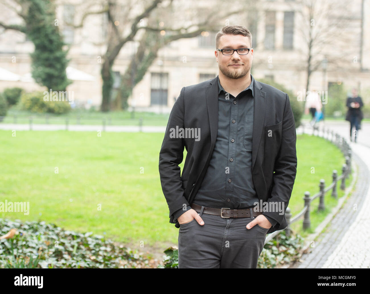 13 April 2018, Deutschland, Berlin: Hans Jagnow, Präsident der E-Sportsverband (lit. e-sport Association), im Park von der Deutscher Dom stehen. Foto: Christophe Kirschtorte/dpa Stockfoto