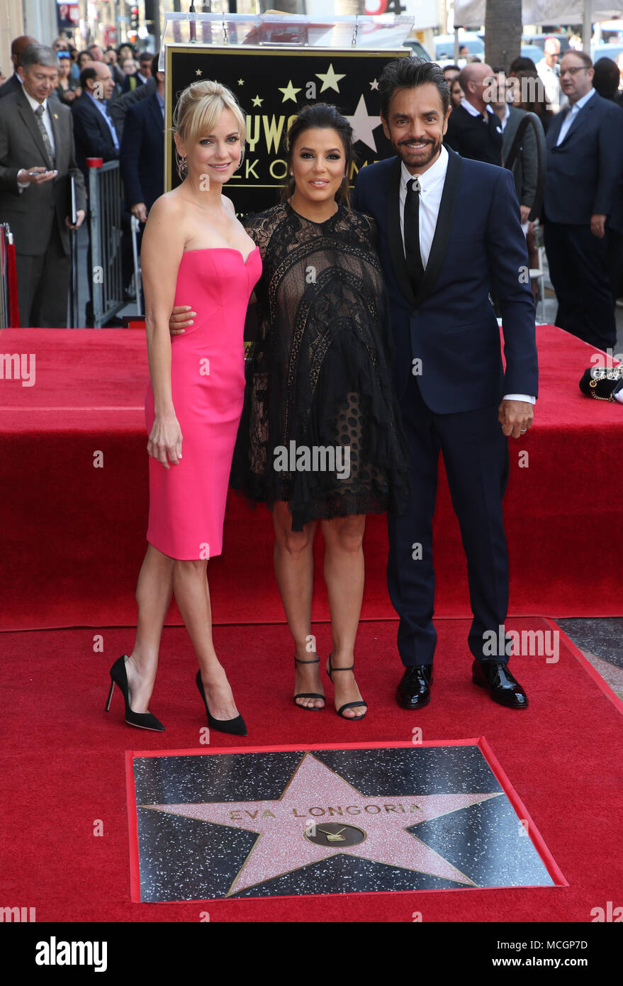HOLLYWOOD, CA - 16. April: Anna Faris, Eva Longoria, Eugenio Derbez