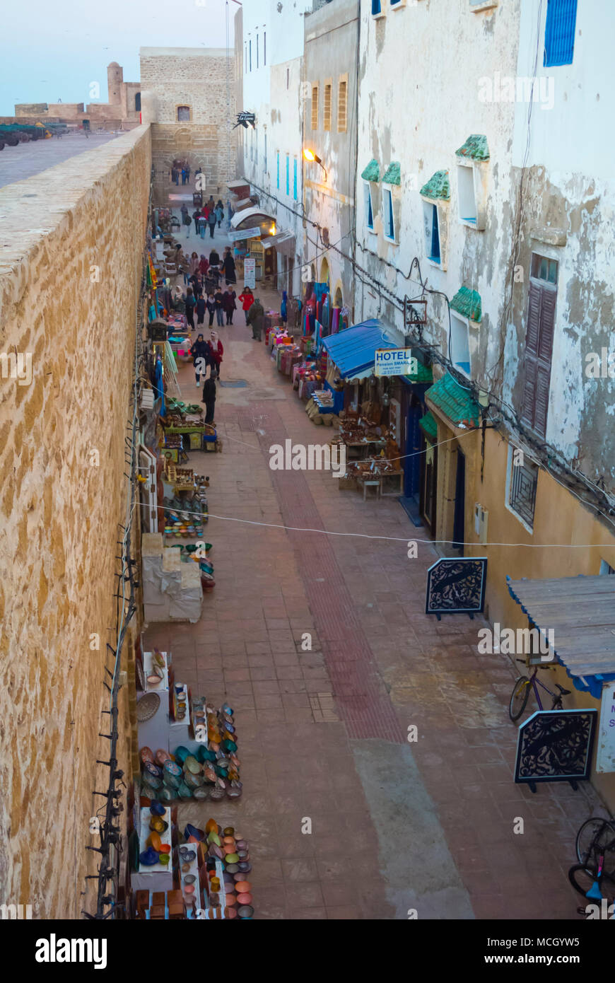 Rue de la Skala, Medina Essaouira, Marokko, Nordafrika Stockfoto