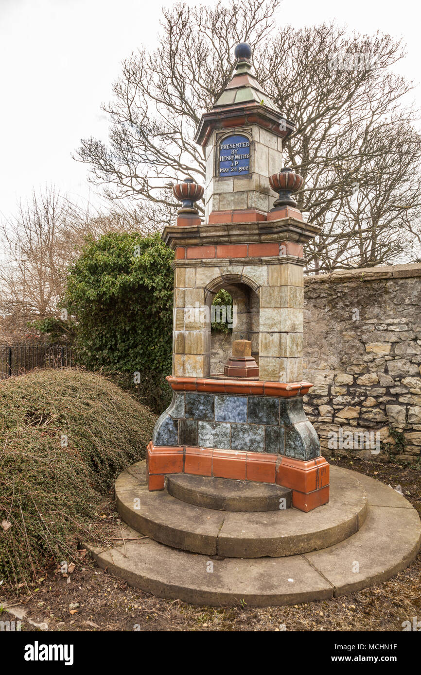 Ein Brunnen außerhalb Grau Art Gallery und Museum in Hartlepool, England, Großbritannien Stockfoto
