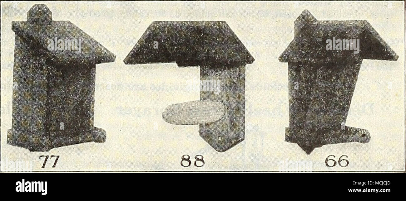 . Revolvierenden Fütterung St.-stion Zuführstationen Nr. 66. Eine automatische Zuführung, die verhindert, dass Verschwendung von Vogelfutter. Gewicht, acht Pfund SI 75. 77. Diese Zuführung ist auch automatisch, es wird ordentlich gebeizt in Laub Grün. Gewicht, acht Pfund 2 00 Nr. 88. Mit einem spike - wie Projektion, an dem eine Ähre aufgespießt werden kann, ausgestattet. Der Kardinal vor allem' scheint die Fütterung von dieser Regelung zu genießen. Gewicht, acht Pfund 1 00 revolvierende Futterstelle. Größe 24 x 36 cm, komplett, mit sieben Fuß Pol. Die Leichtigkeit, mit der diese Zuführung führt zum Eingang immer Bein dreht sich Stockfoto