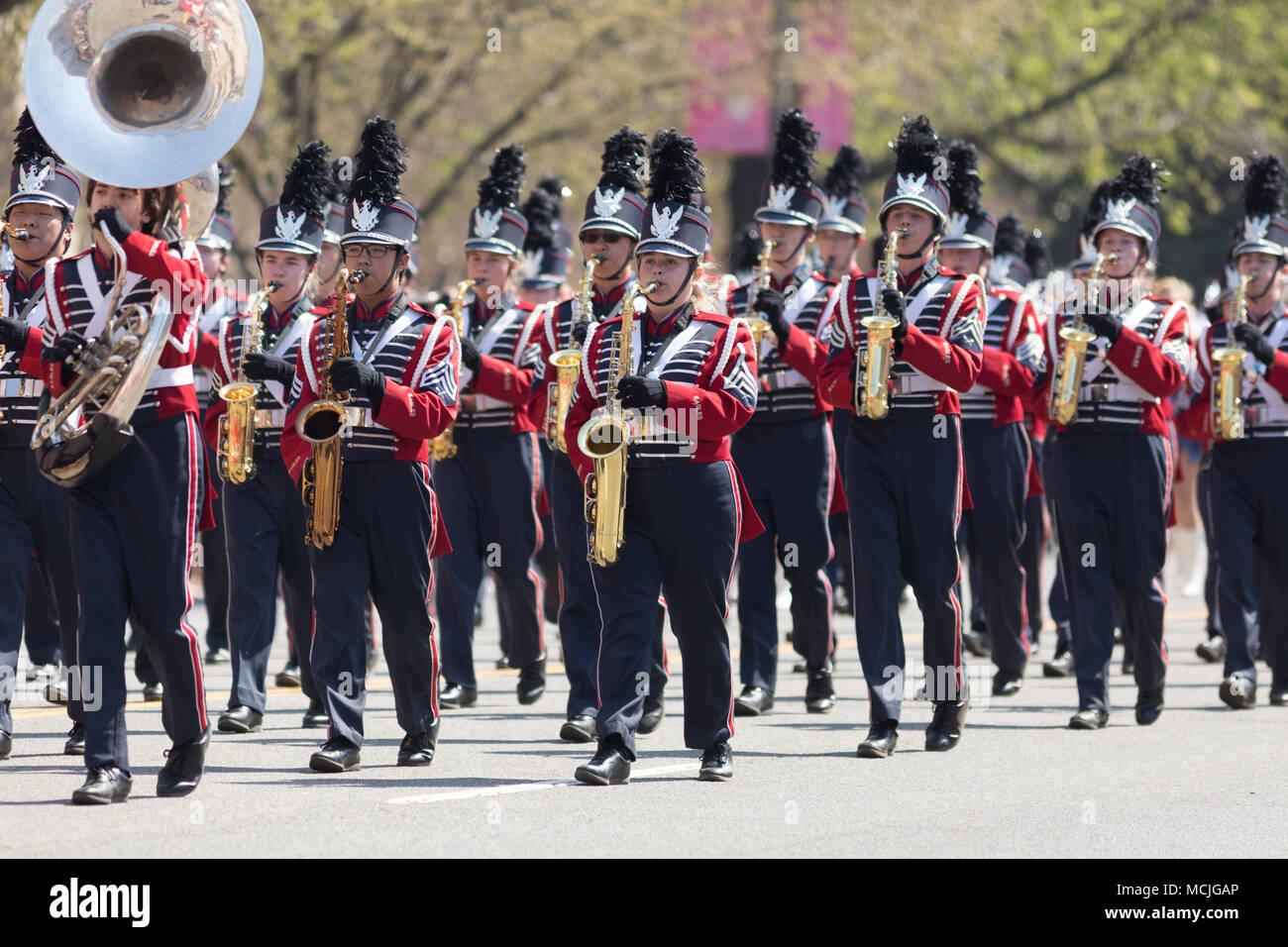 Washington, D.C., Vereinigte Staaten - 14 April, 2018 Oak Mountain High School Marching Band, an die 2018 National Cherry Blossom Parade Stockfoto