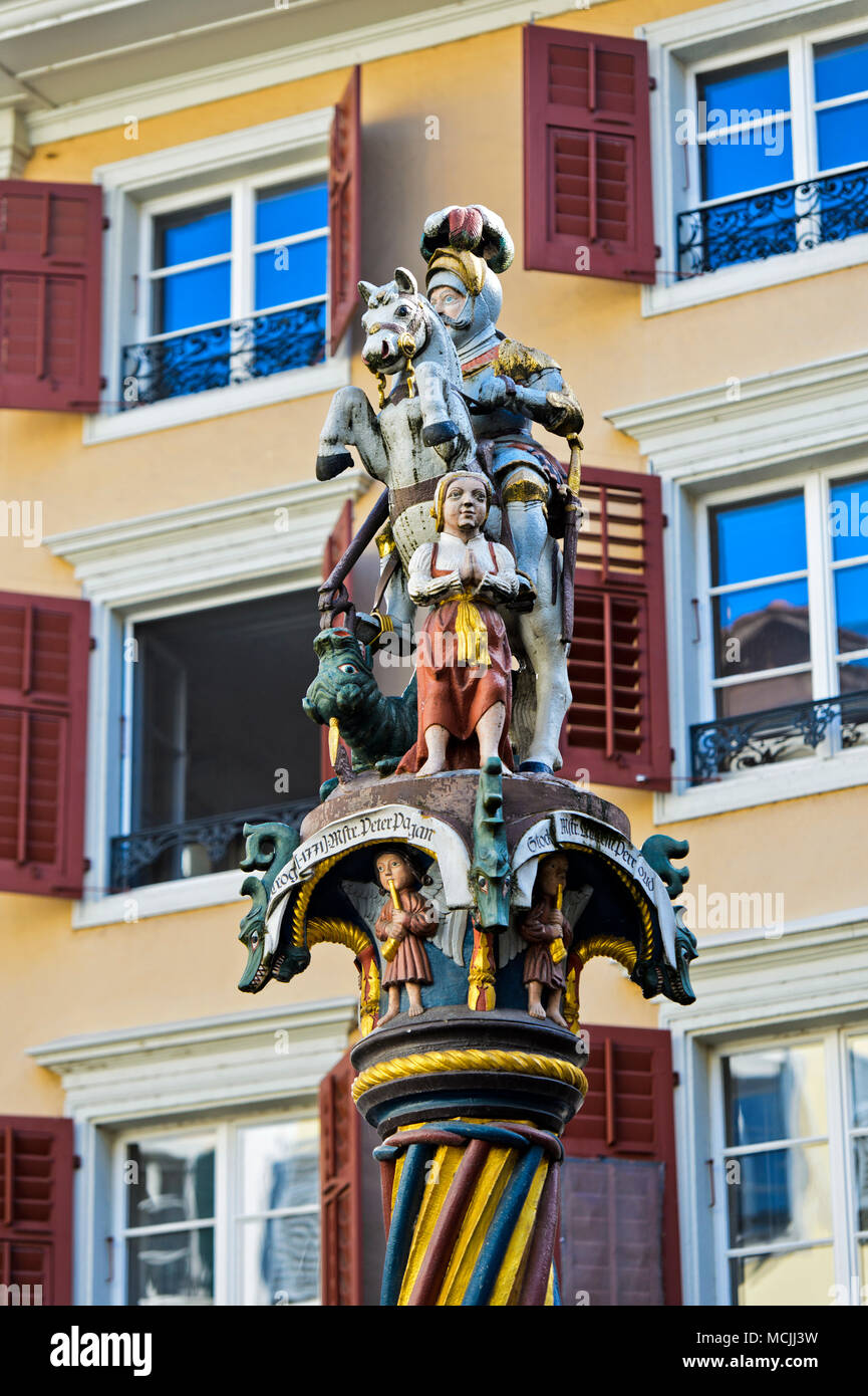 Brunnenfigur St. Georg auf die rebellierenden Pferd, St. Georgs-Brunnen, Solothurn, Schweiz Stockfoto