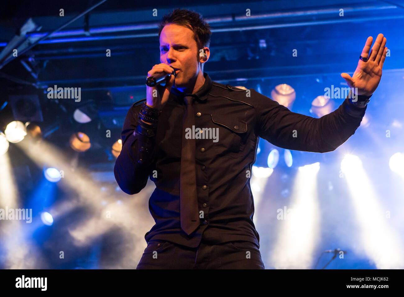 Sänger Tommy Karevik vom Amerikanischen Melodic Power Metal Band Kamelot live in der schüür Luzern, Schweiz Stockfoto