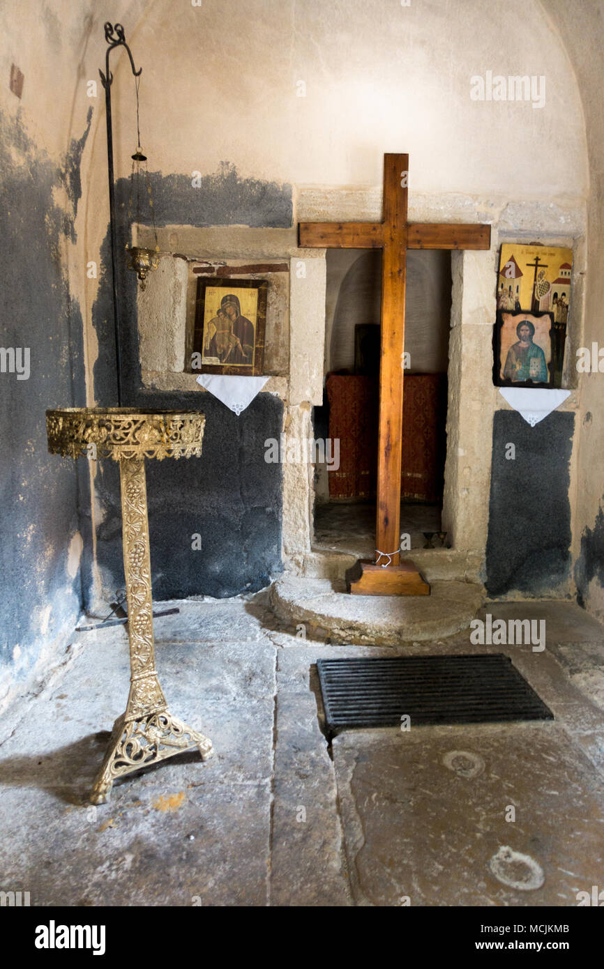 Alte Kirche mit Kreuz Form und Bilderrahmen Stockfoto