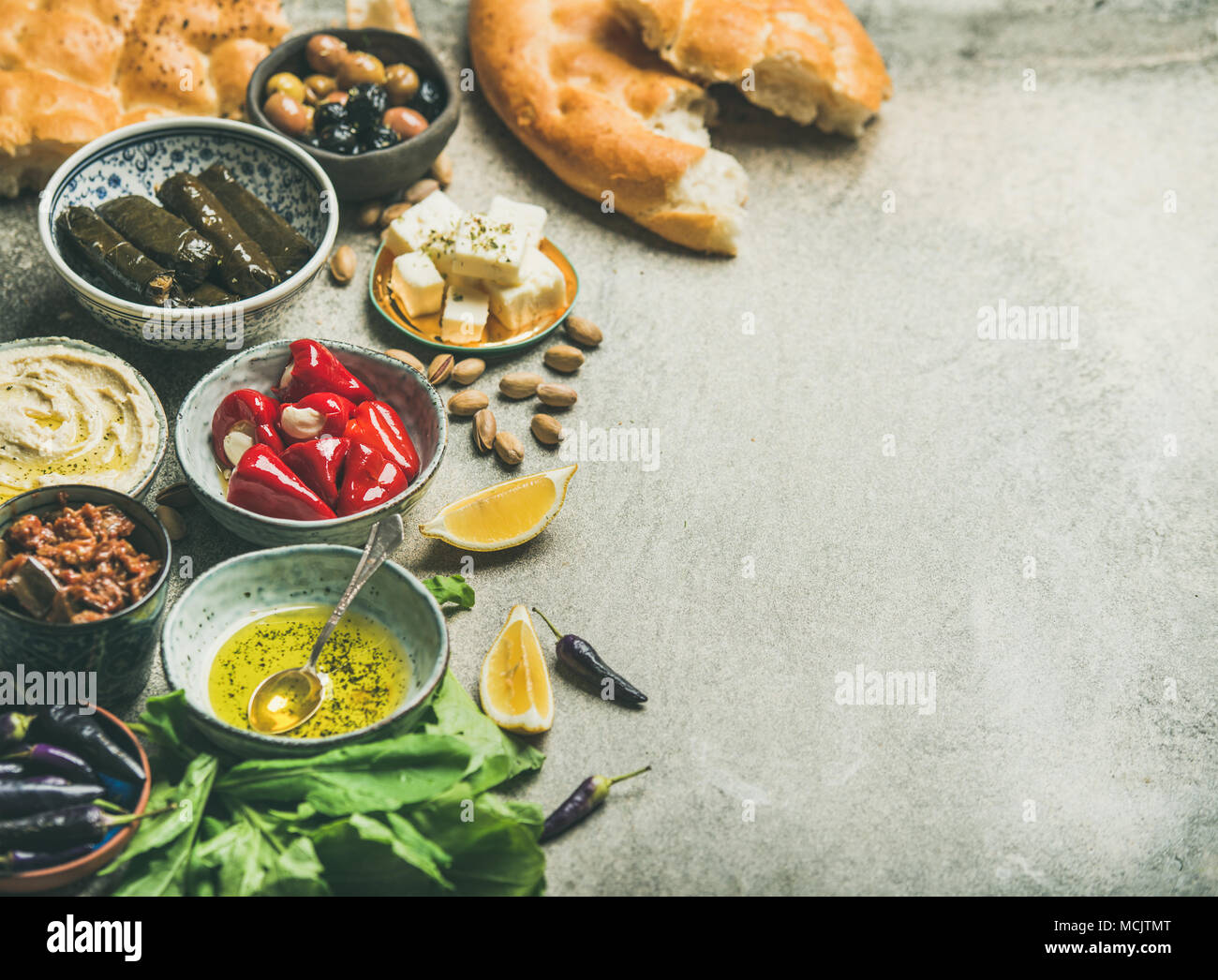 Mittelmeerraum und im Nahen und Mittleren Osten meze Starter fingerfood Sortiment Stockfoto