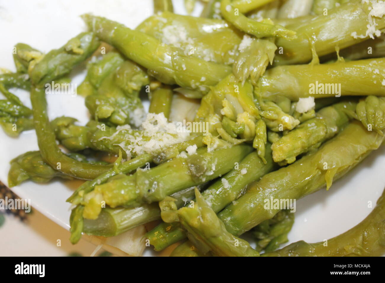 Gekochter spargel -Fotos und -Bildmaterial in hoher Auflösung – Alamy