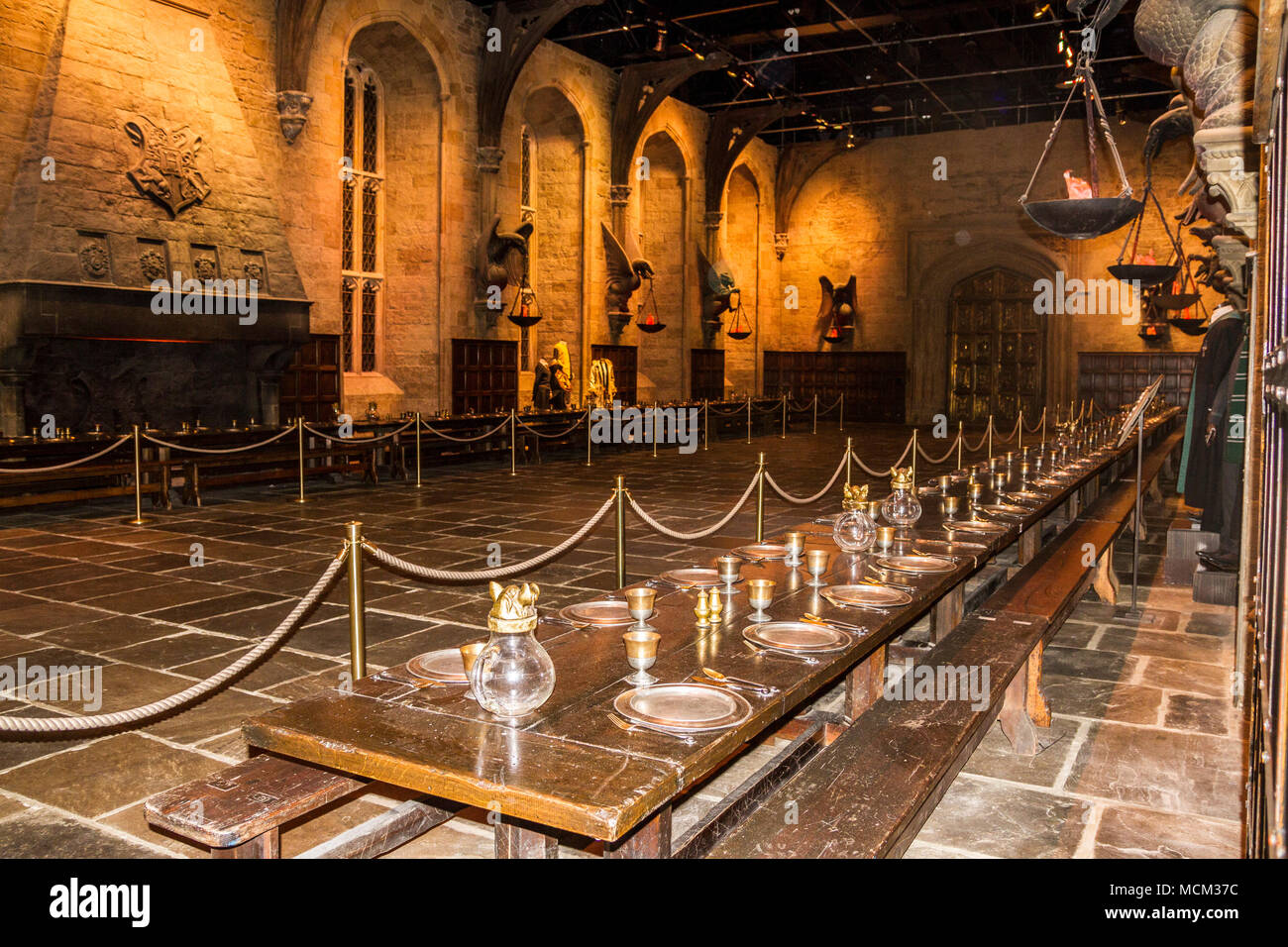 Große halle hogwarts -Fotos und -Bildmaterial in hoher Auflösung – Alamy