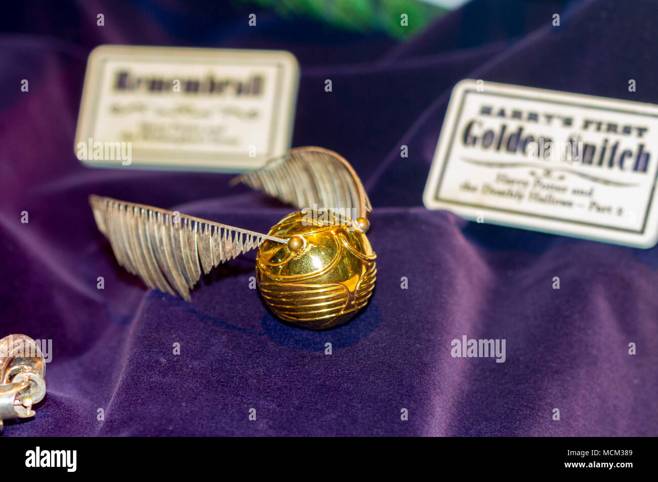 Goldener Schnatz Harry Potter Stockfotos & Goldener Schnatz Harry Potter Bilder Alamy