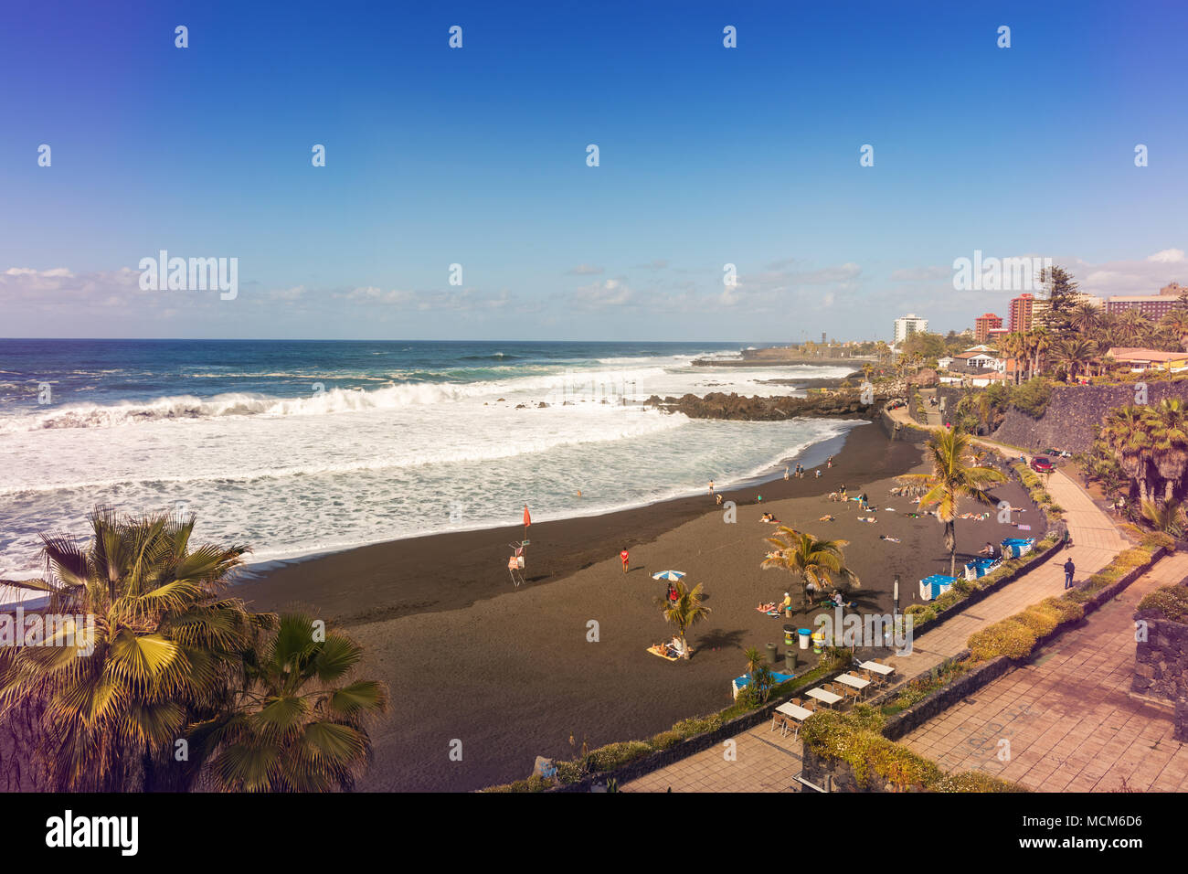 Schwarzer Sand Jardin Strand in Puerto de la Cruz. Teneriffa Stockfoto