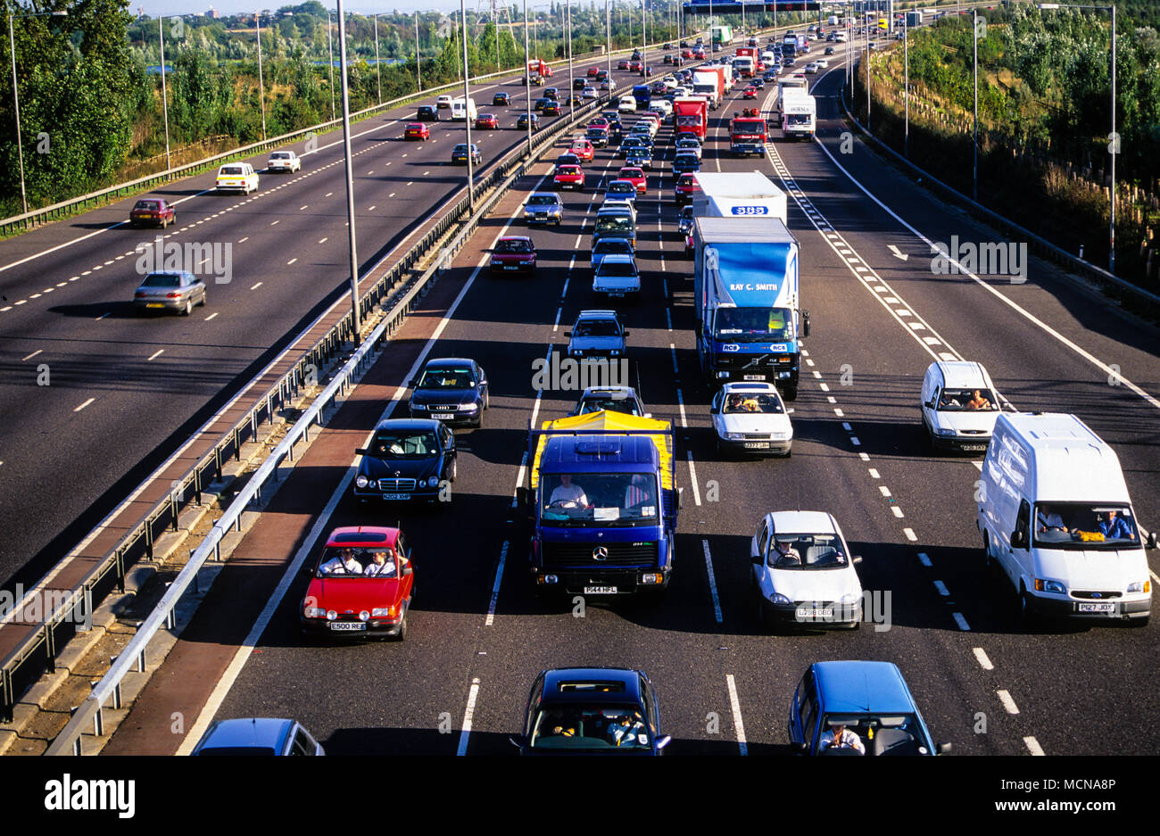 Stau Autobahn M25, Ausfahrt 12, London, England, UK, GB. Stockfoto