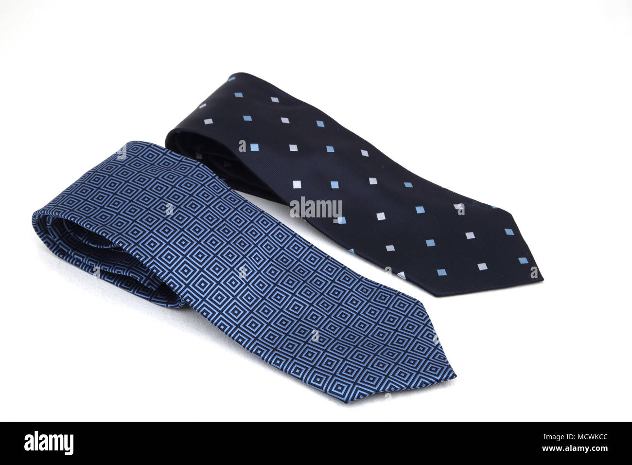 Zwei blaue Breiten Krawatten Stockfoto