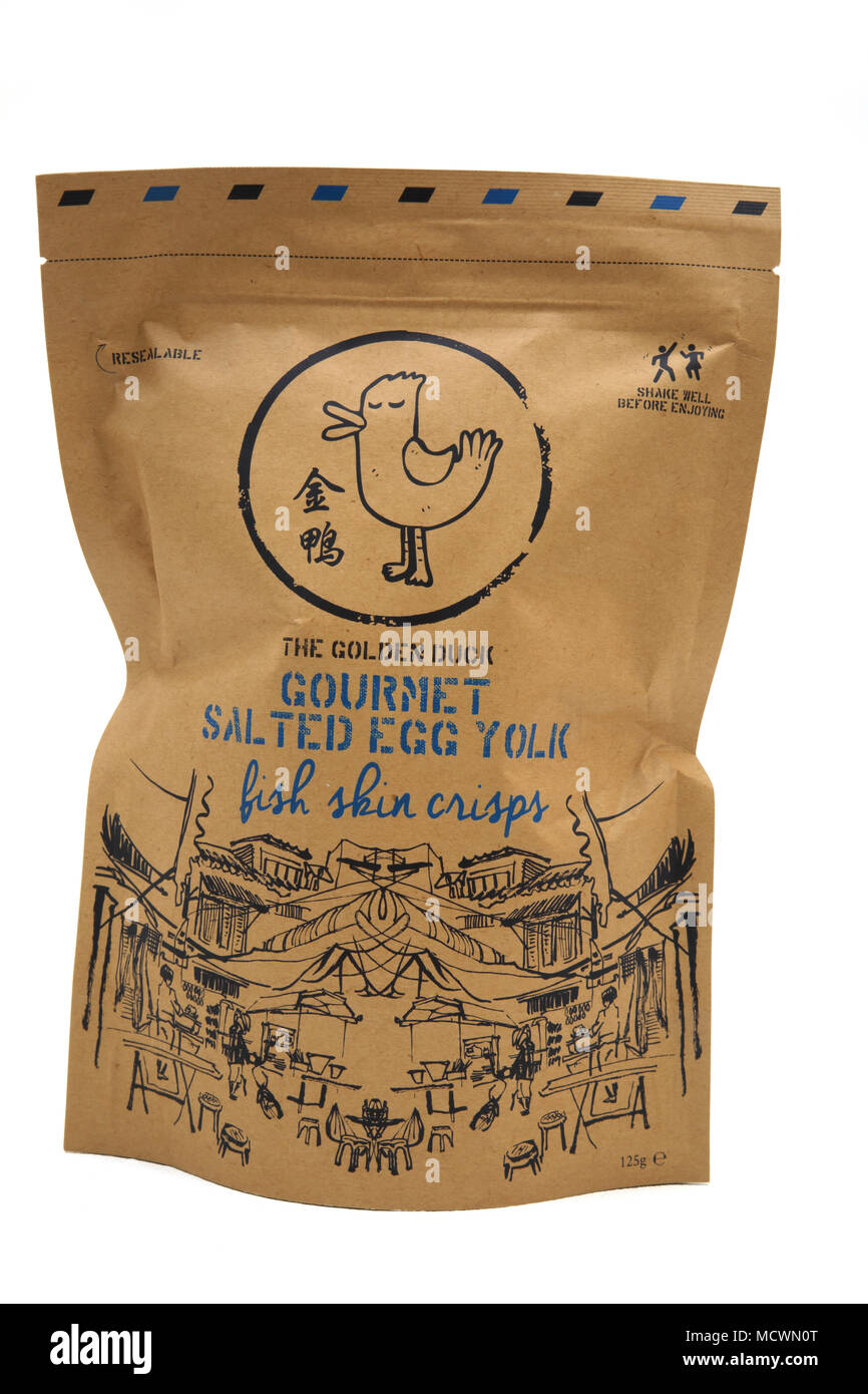 Die Goldene Ente Gourmet gesalzenen Eigelb Fisch Haut Chips aus Singapur Stockfoto
