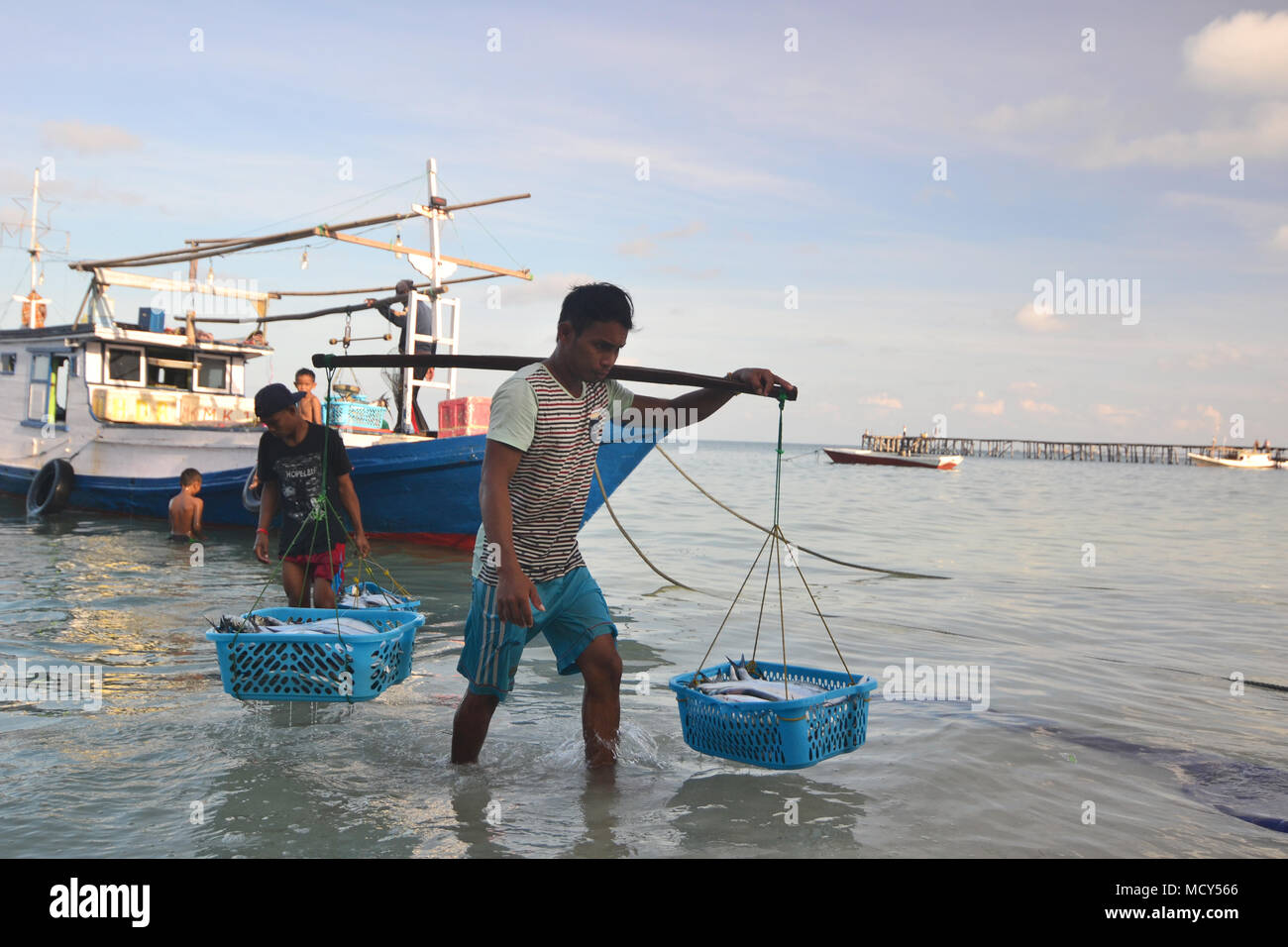 Der Charme der Strand und das Meer im Süden Borneo, Indonesien Stockfoto