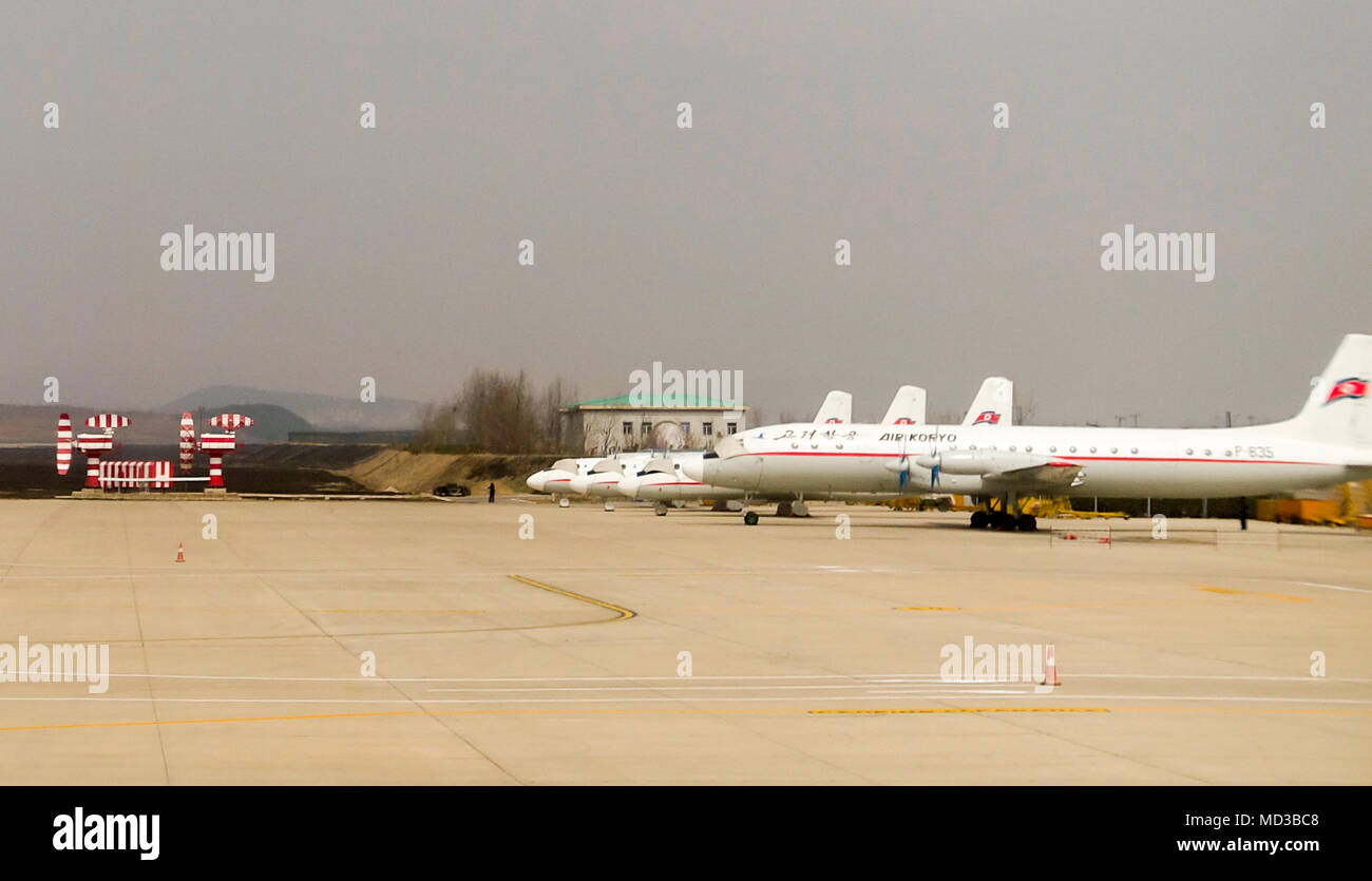 Der Internationale Flughafen Von Pjongjang Sunan Mar 31 18 Pjongjang Sunan International Airport In Pyongyang Nordkorea Editorial Nur Verwenden Foto Durch Koreanische Kunst Performance Pressekorps Lba Nordkorea Stockfotografie Alamy