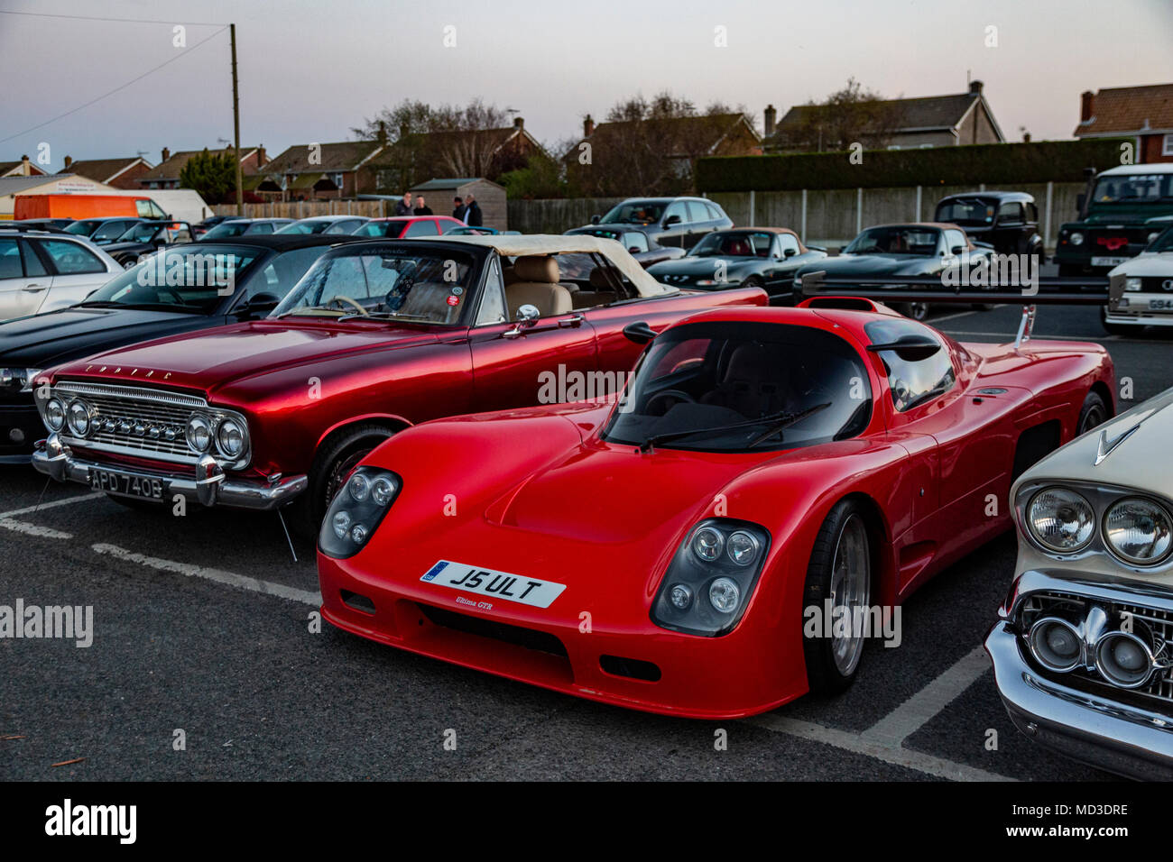 Minnis Bay, Birchington, Kent, Großbritannien. 17 Apr, 2018. Classic Car und Bike Rally in Minnis Bay, Birchington Kent am 17. April 2018. Hunderte von Menschen kamen die vielen klassischen Autos und Fahrräder, die auf der Parade in Minnis Bay zu sehen. Credit: ernie Jordanien/Alamy leben Nachrichten Stockfoto