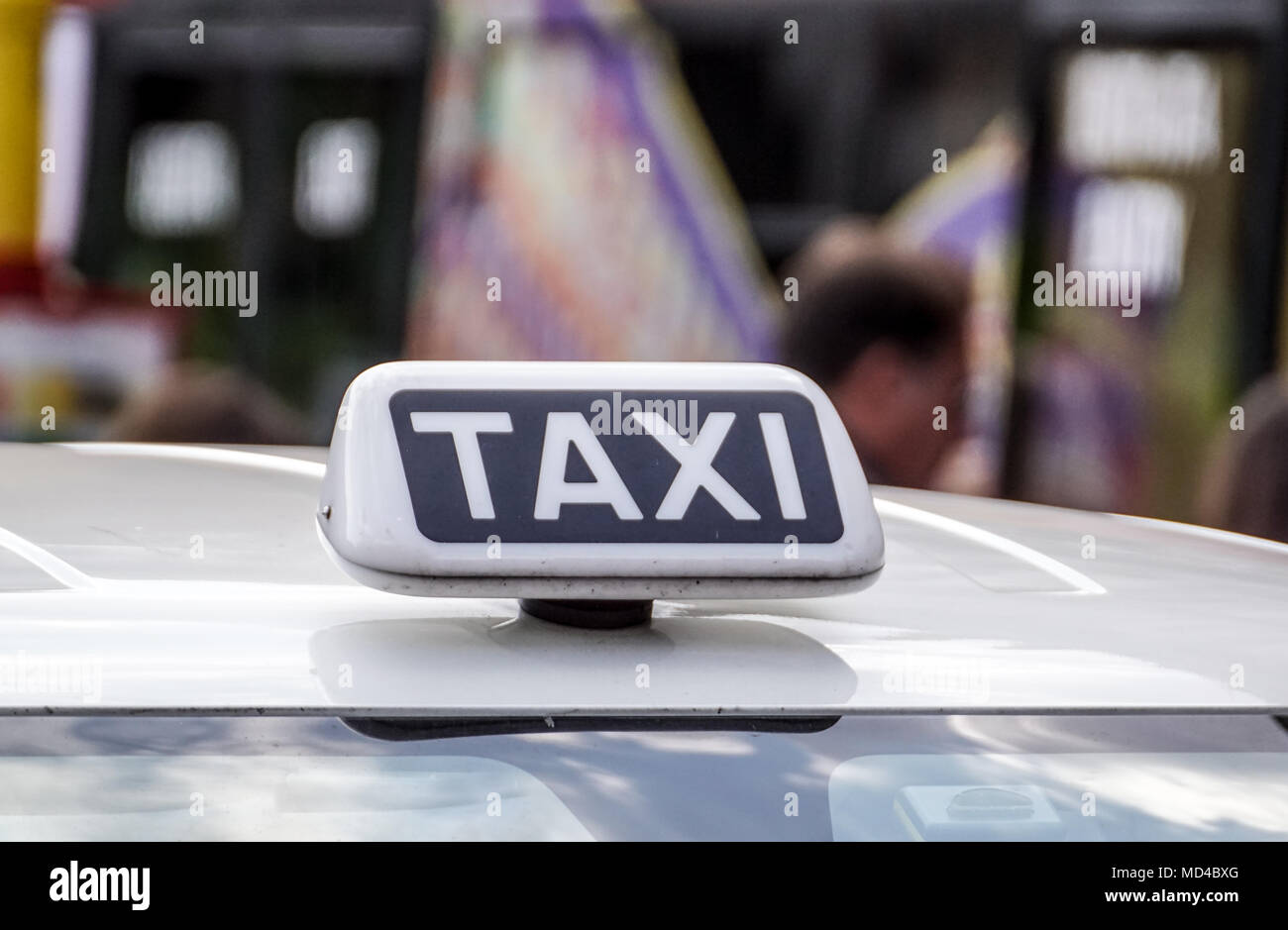 Nahaufnahme abgeschrieben Taxi auf dem Auto Stockfoto