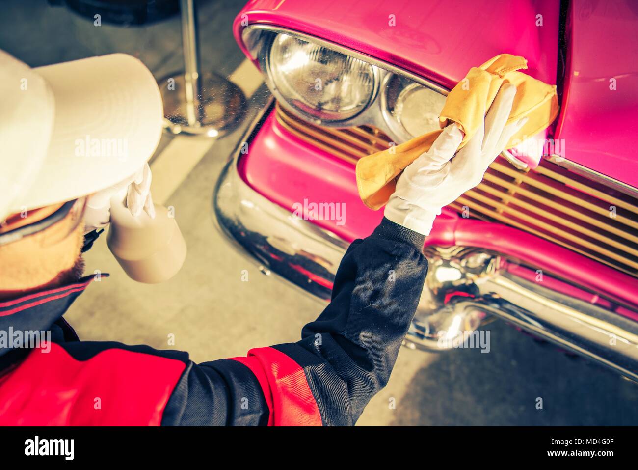 Amerikanische Oldtimer Restaurierung und die letzten Details. Stockfoto