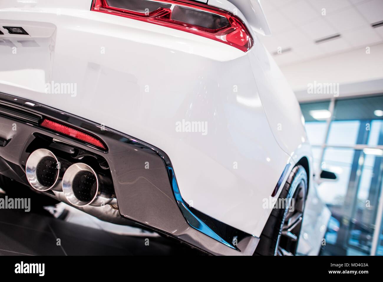 Neue, moderne Auto für Verkauf. Dealership Showroom Demo Fahrzeug. Stockfoto