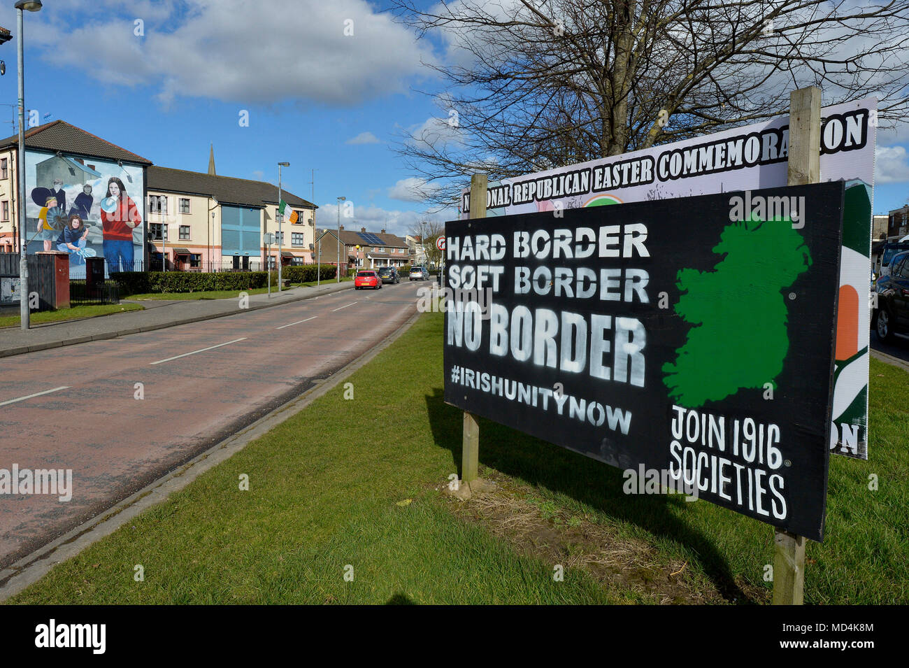 Keine harte Grenze, keine Weiche Grenze, keine Grenze Brexit Zeichen in der Bogside, Derry, Nordirland Stockfoto