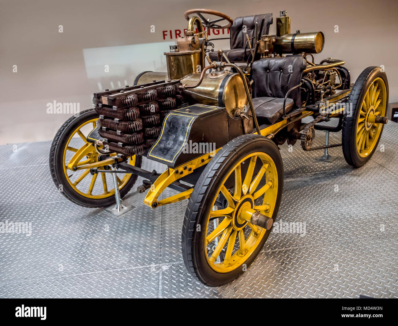 Prag, tschechische Republik - 8. MÄRZ 2017: Oldtimer Rennwagen NW 12 HP Rennzweier von 1900, die Nationalen Technischen Museum in Prag Stockfoto