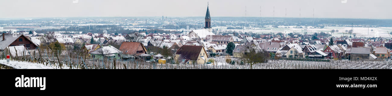 Panorama von Kintzheim, einem Dorf in Bas-Rhin - Elsass, Frankreich Stockfoto