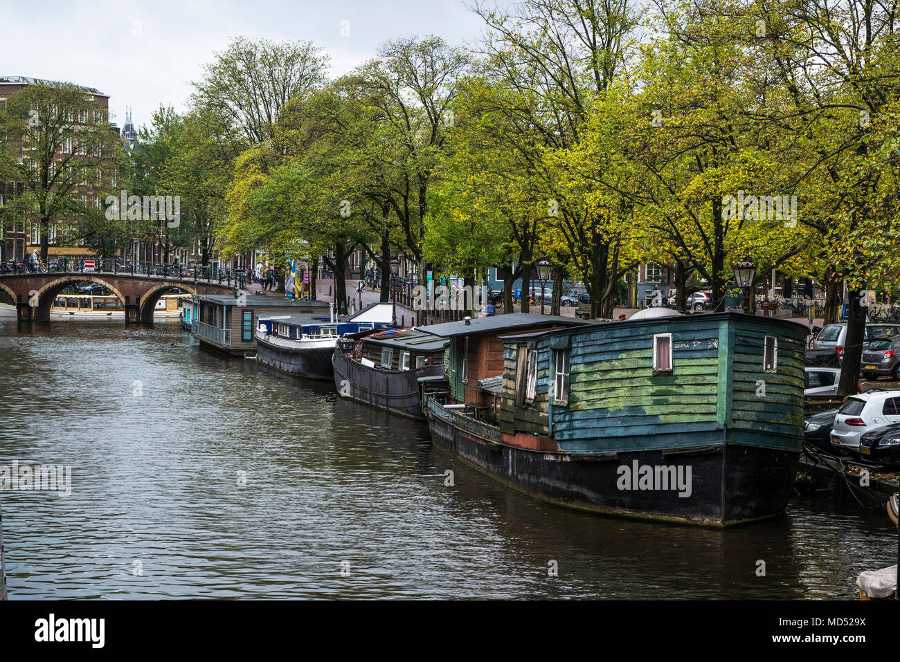 Gracht in Amsterdam, Holland, Niederlande Stockfoto