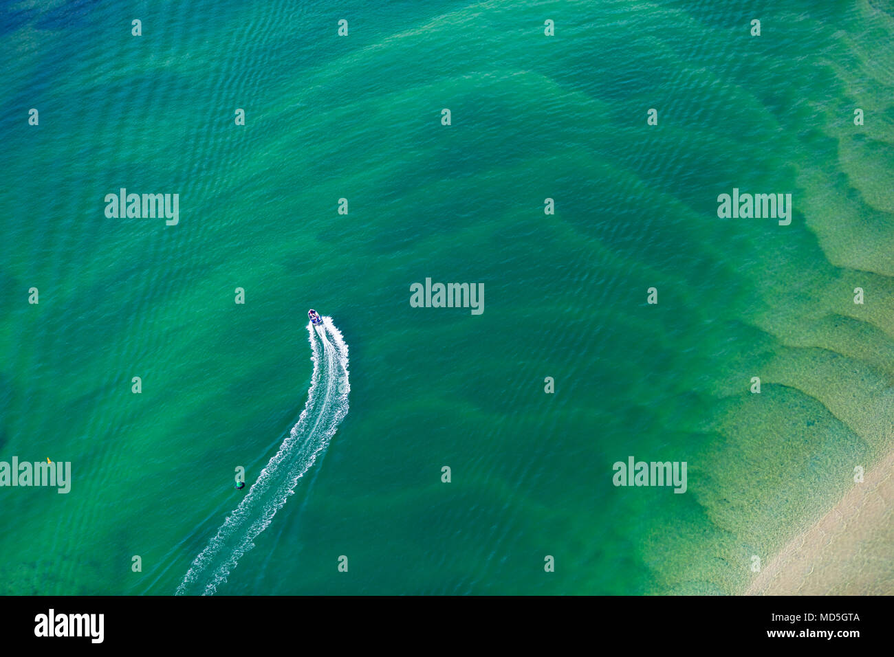 Abstrakte Luftaufnahmen von einem Boot Kreuzfahrt See Macquarie, NSW, Australien Stockfoto