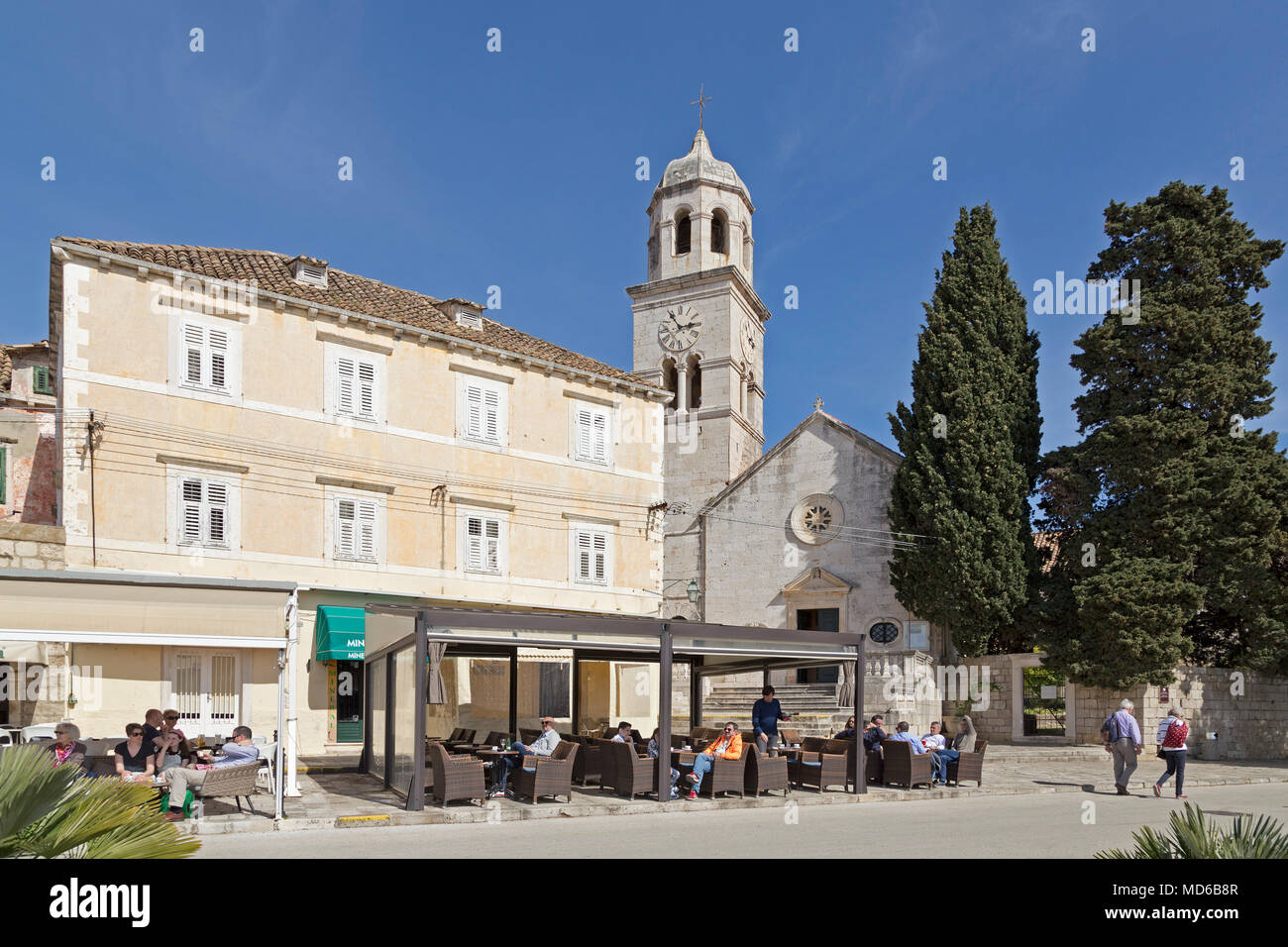 Kirche, Küstenstadt Cavtat in der Nähe von Dubrovnik, Dalmatien, Kroatien Stockfoto Kirche, Küstenstadt Cavtat in der Nähe von Dubrovnik, Dalmatien, Kroatien Stockfoto