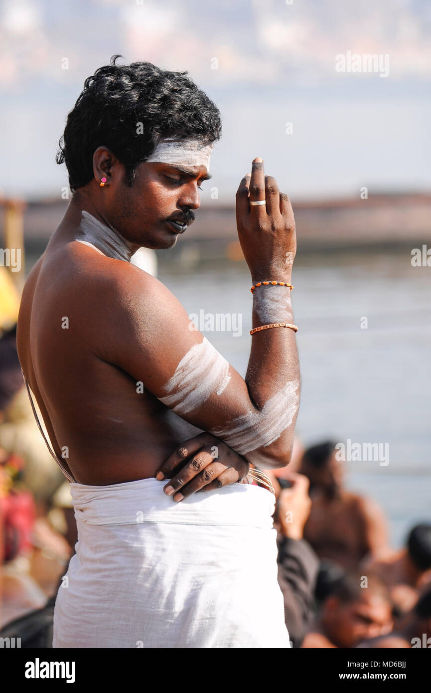 Shivaite devotee in mit Body Art geschmückt Stockfoto