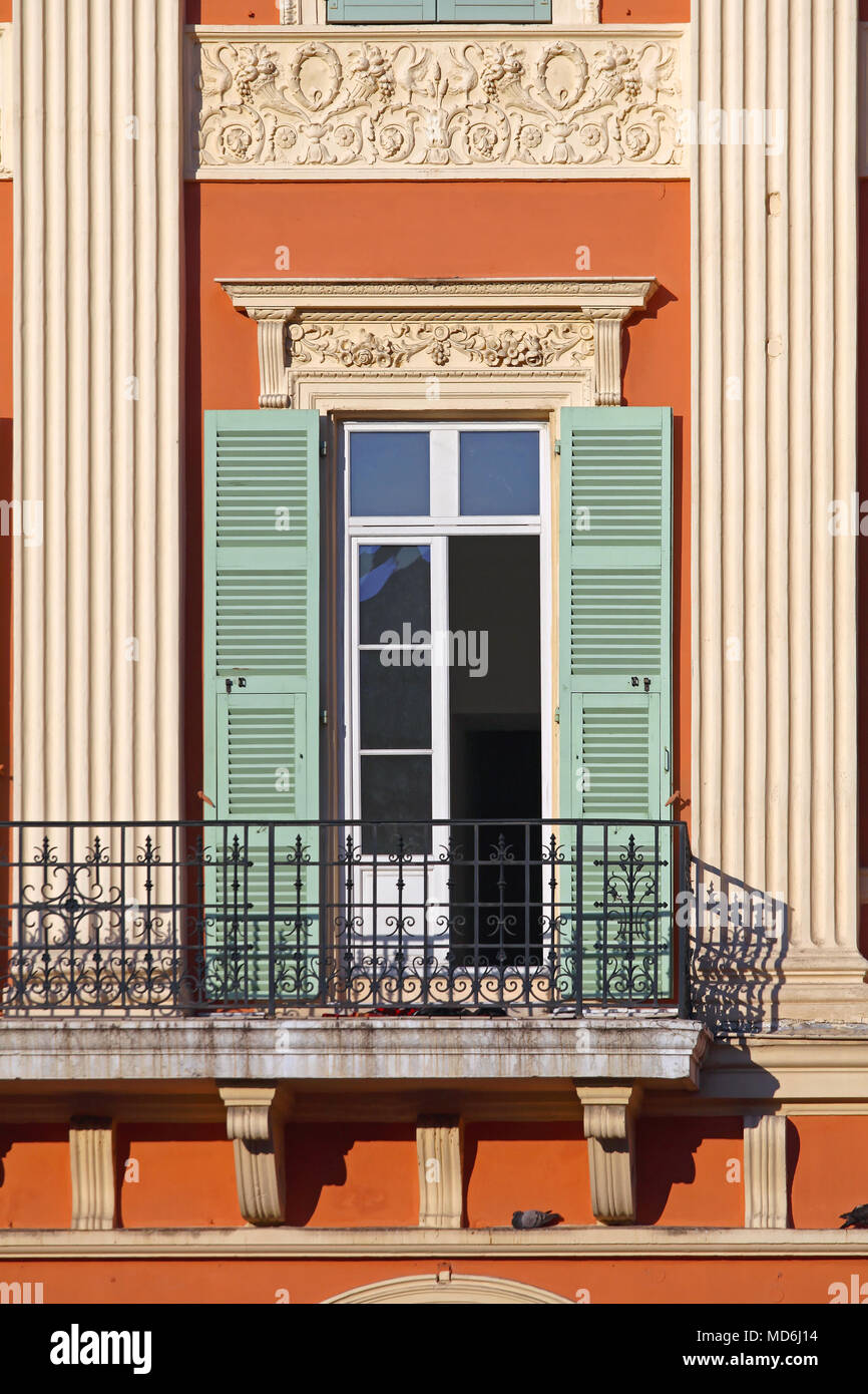 in Französischer hoher -Bildmaterial – Auflösung Alamy und -Fotos balkon