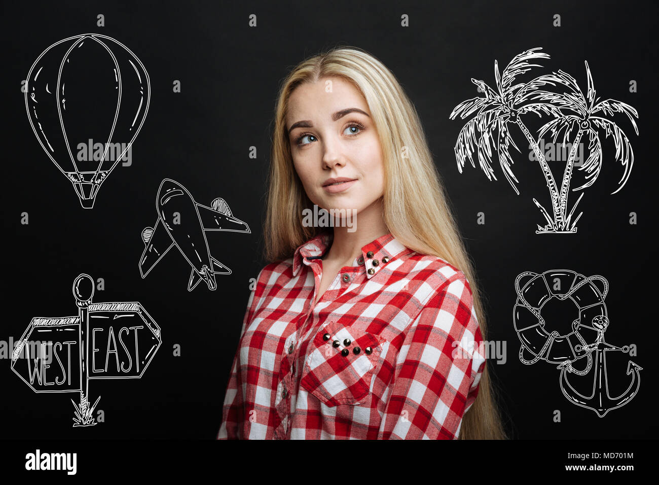 Süße Mädchen schauen in die Ferne und träumen von Reisen Stockfoto