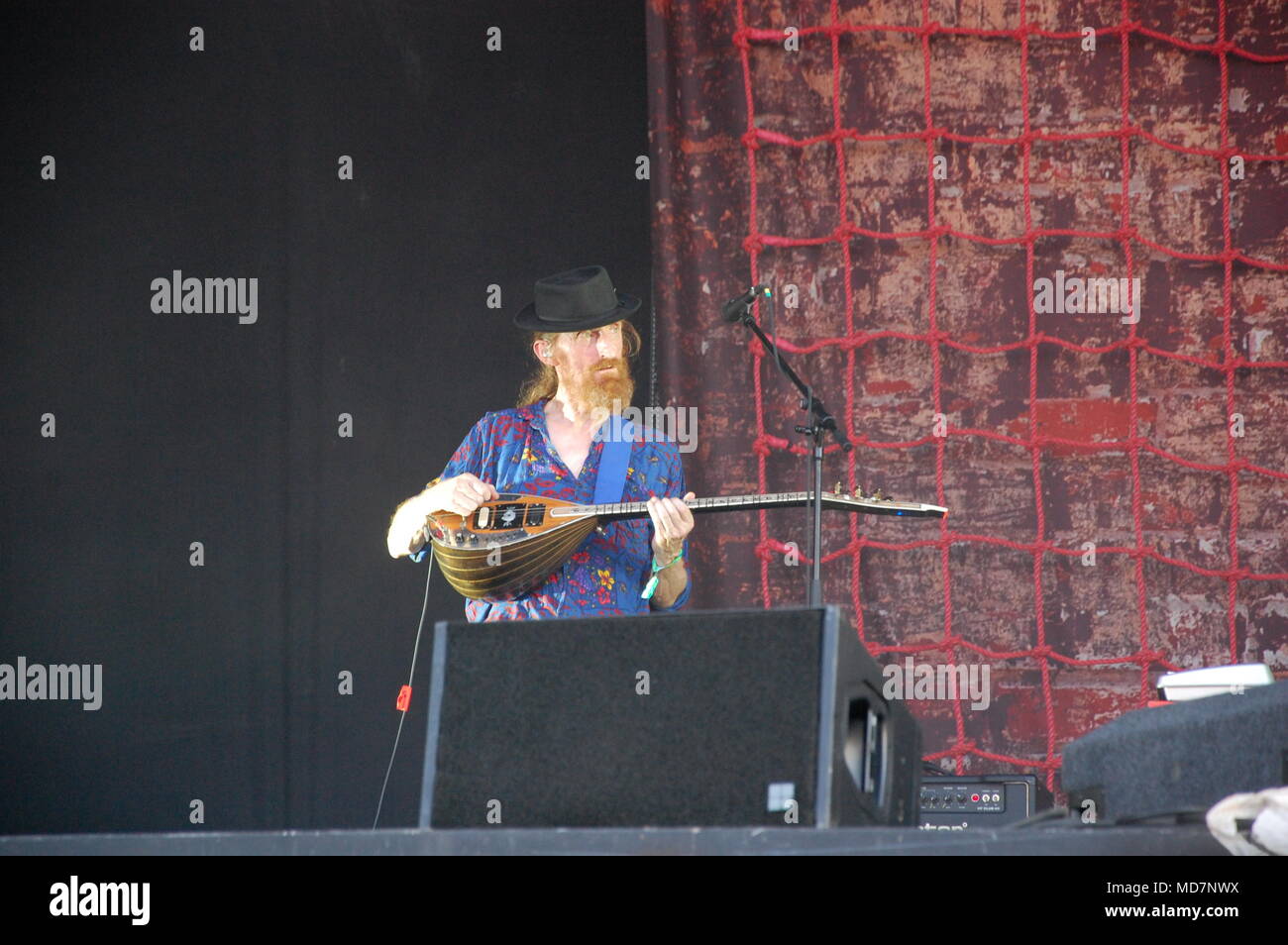 Trencin Slowakei 9 Juli 11 Lu Edmonds Spielt Bouzouki Live Mit Bild In Der Offentlichkeit Beschrankt Pil Ex Sex Pistols An Pohoda Festival Mit Johnny Rott Stockfotografie Alamy