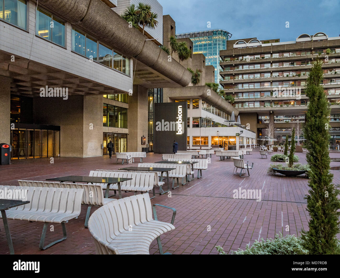 Barbican Veranstaltungsort für Konzerte. Teil des Barbican komplexe Integration des Barbican Estate, London, UK. Stockfoto