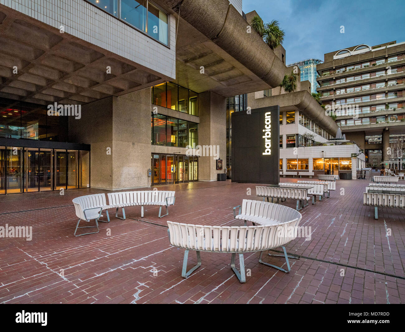 Barbican Veranstaltungsort für Konzerte. Teil des Barbican komplexe Integration des Barbican Estate, London, UK. Stockfoto