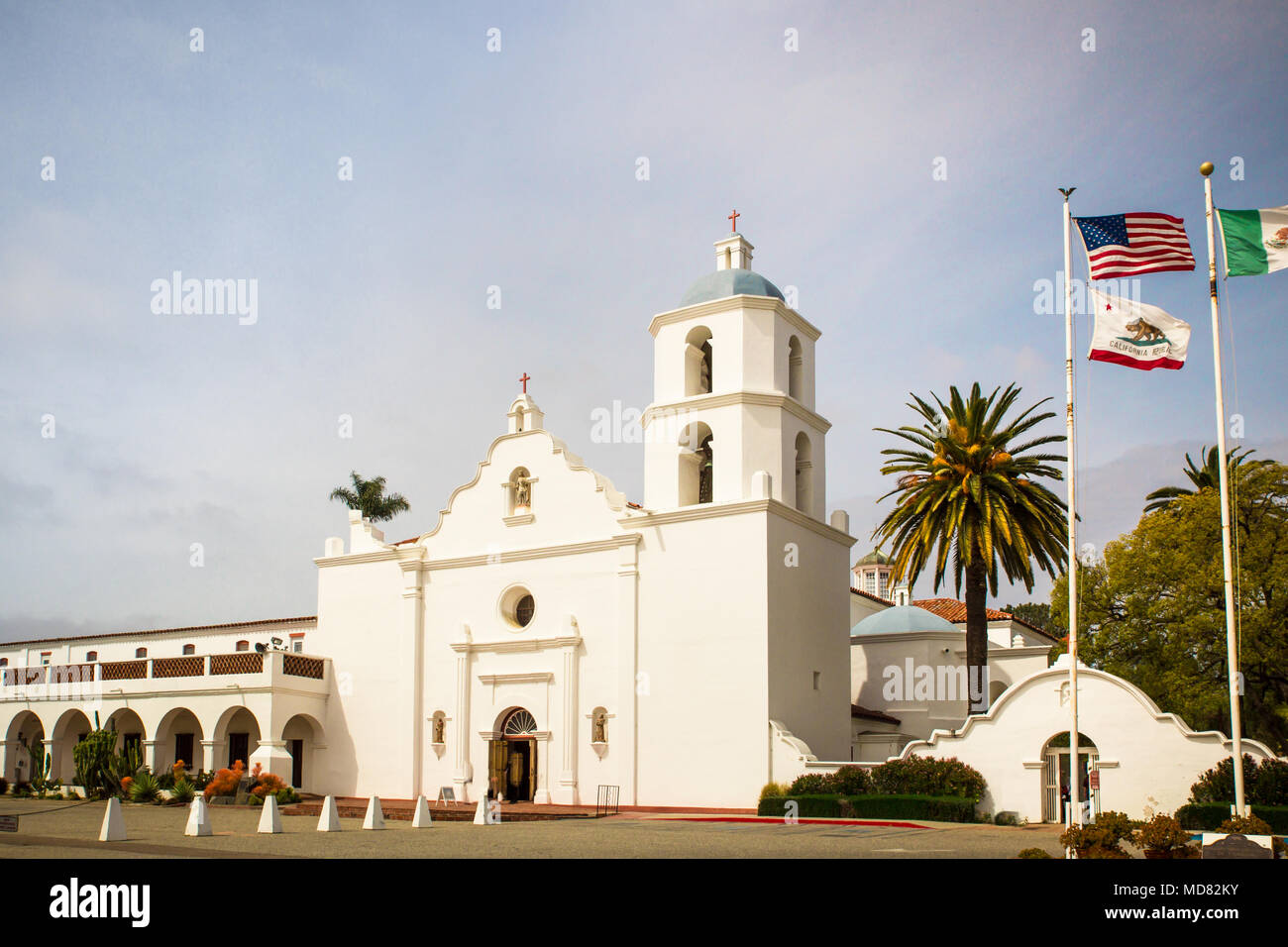 OCEANSIDE, Kalifornien - 12. MÄRZ 2018: Blick auf die historischen Mission San Luis Rey in Oceanside von außen gesehen Stockfoto