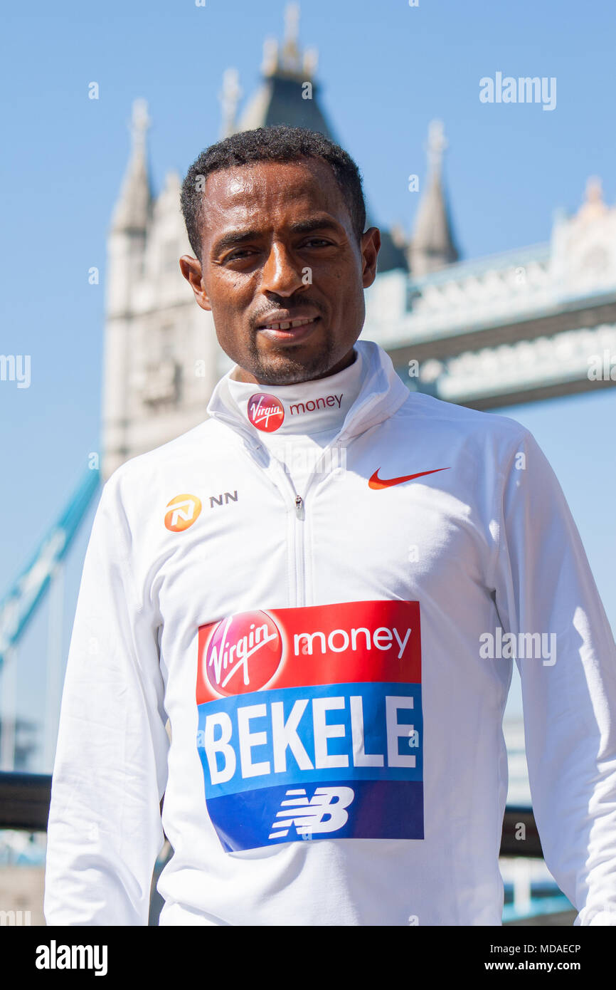 London, Großbritannien. 19. April 2018. Kenenisa Bekele aus Äthiopien während einer Presse Fotoshooting vor dem Sonntag Virgin Money London Marathon. Credit: Elsie Kibue/Alamy leben Nachrichten Stockfoto