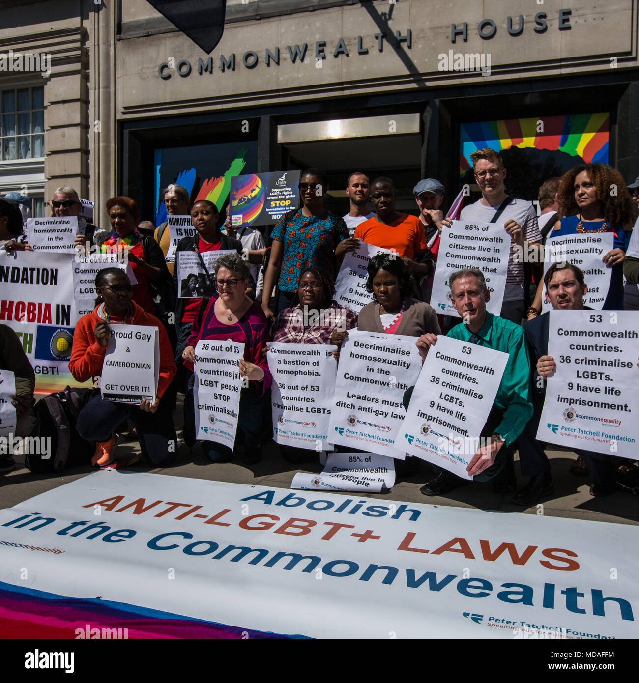 London, Großbritannien. 19. April 2018. Die Demonstranten versammelten sich vor der Tagung der Regierungschefs des Commonwealth in London ein Ende im Übrigen 37 Länder des Commonwealth zu Homophobie zu verlangen. David Rowe/Alamy leben Nachrichten Stockfoto