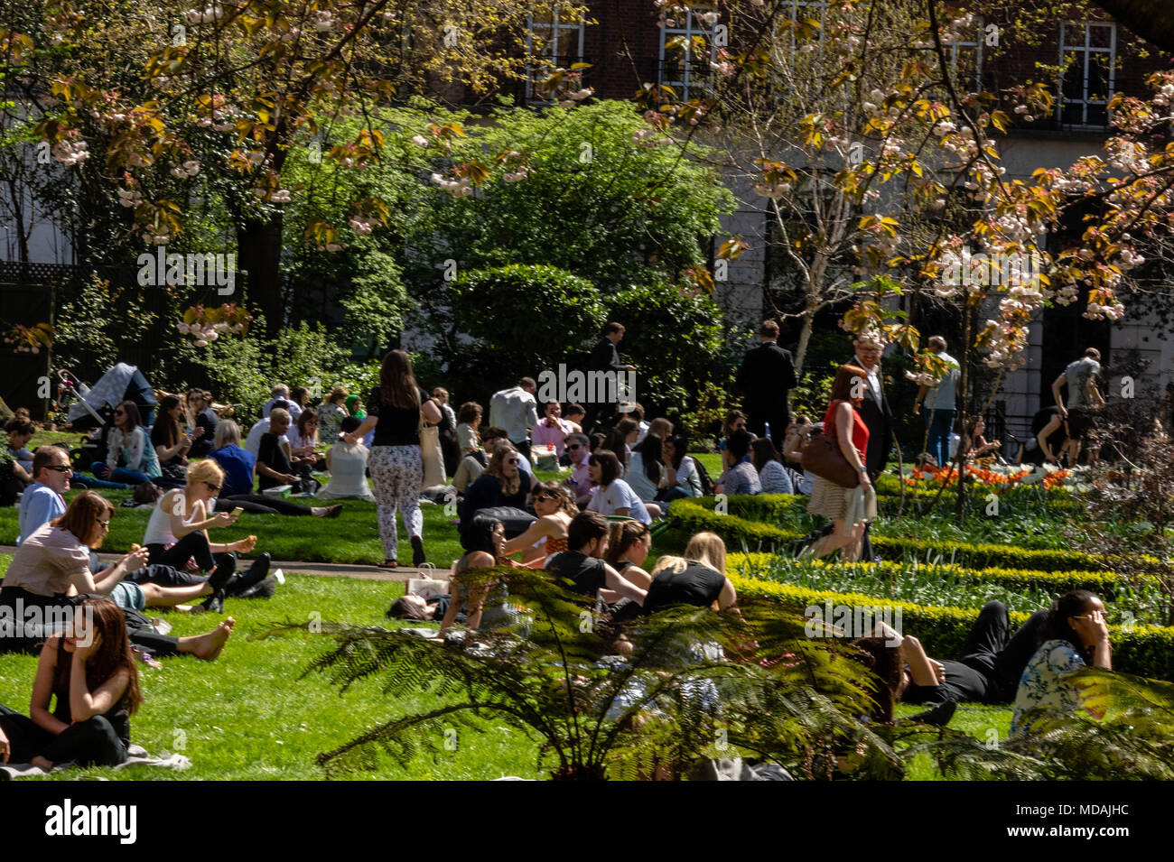 London, 19. April 2018 die Londoner genießen Sie den heißesten Tag des Jahres Credit Ian Davidson/Alamy leben Nachrichten Stockfoto